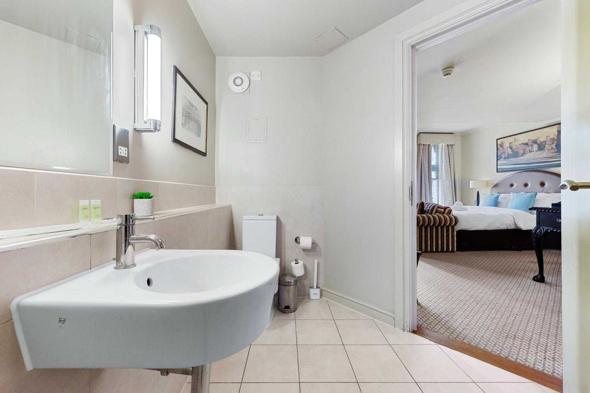 Harte & Garter Apartment Windsor Luaran gambar