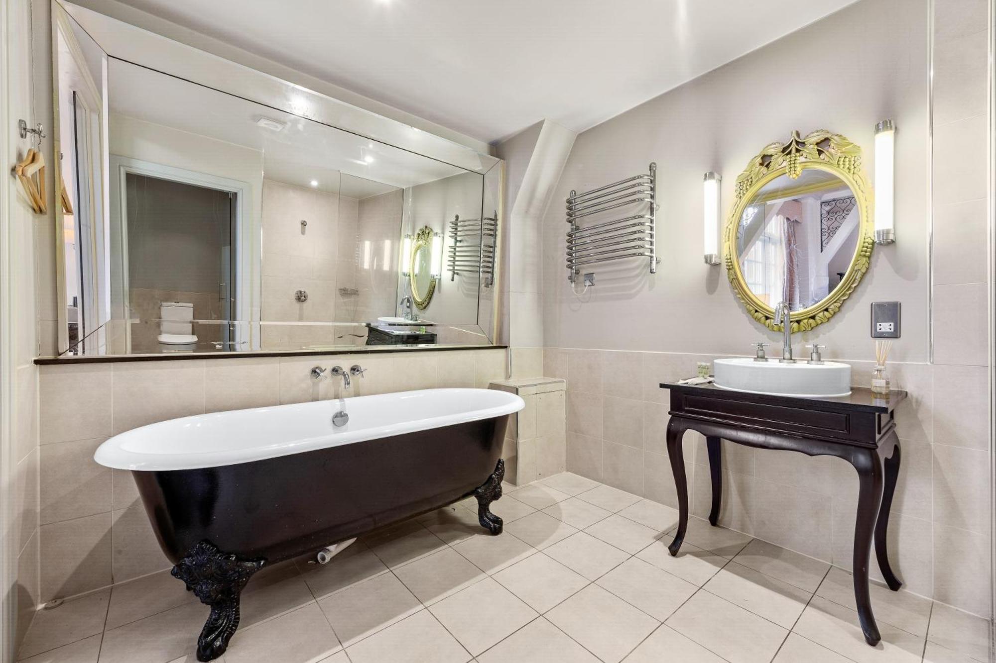 Harte & Garter Apartment Windsor Luaran gambar